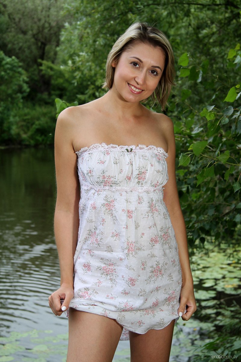 Нина, 22 года, 4 размер груди